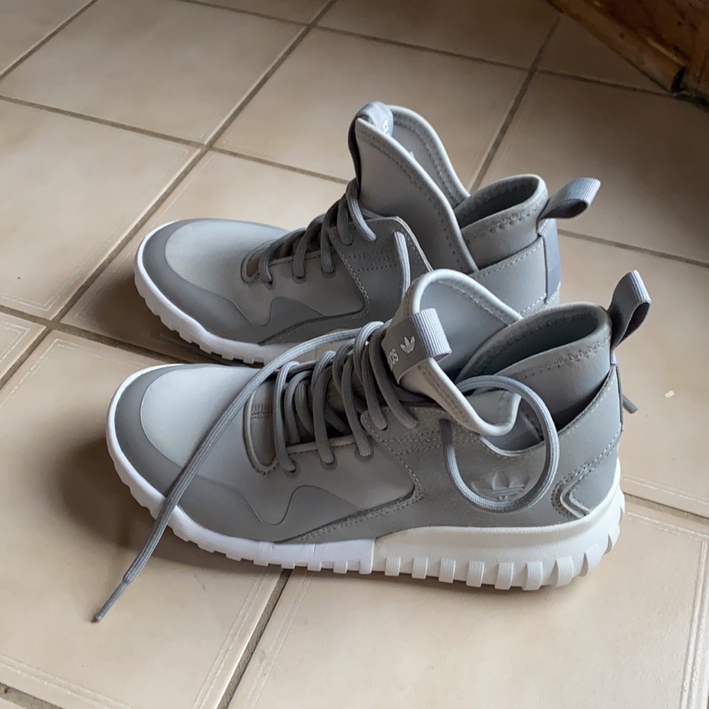 Adidas - Picture 2 of 4